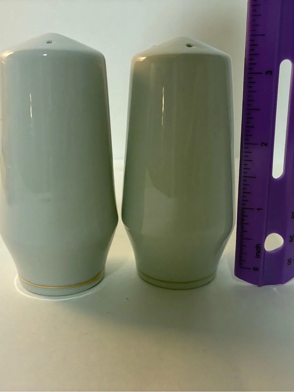 Unbranded White Ceramic Christmas Tree Salt & Pepper Shaker Set